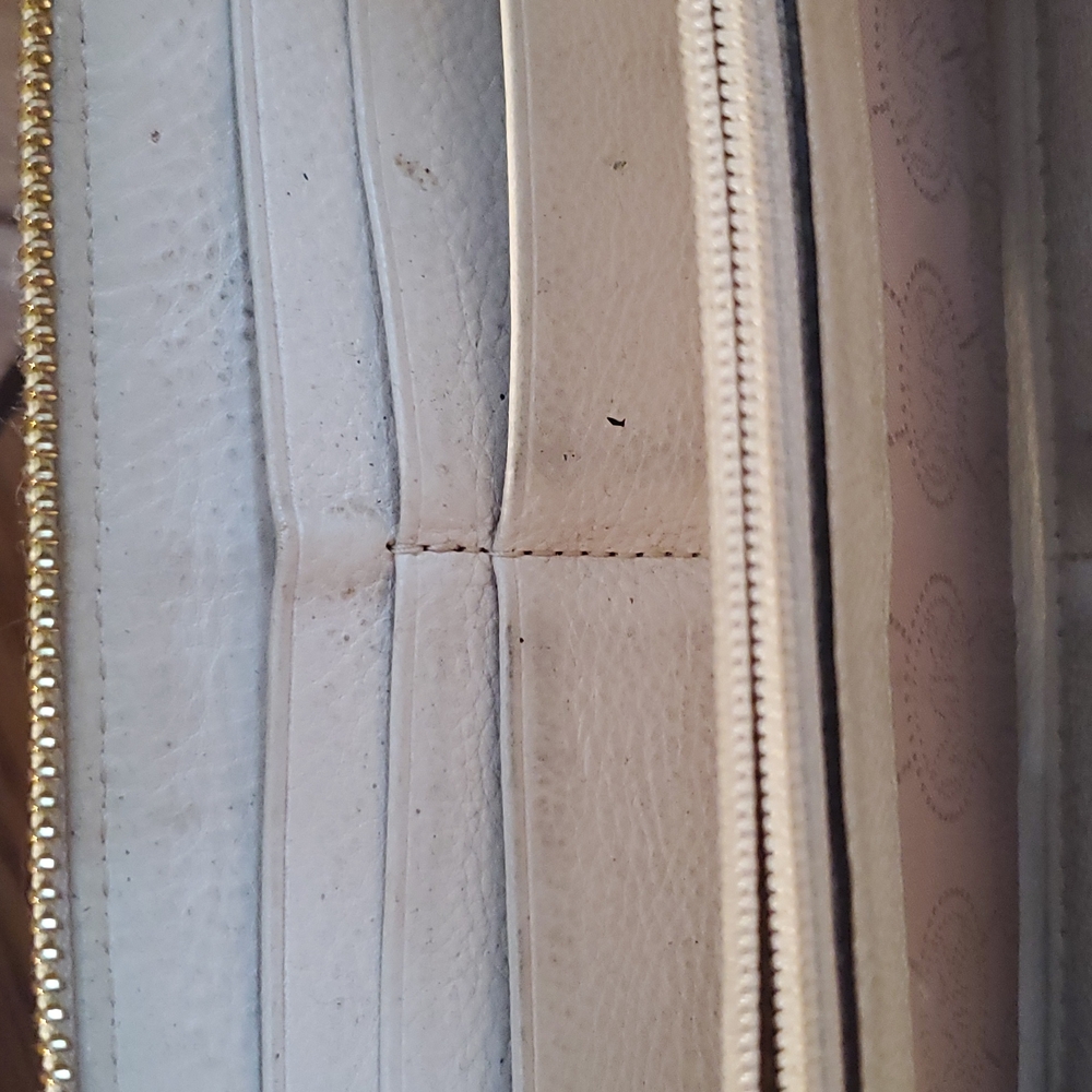 Michael Kors Wallet - Picture 4 of 9